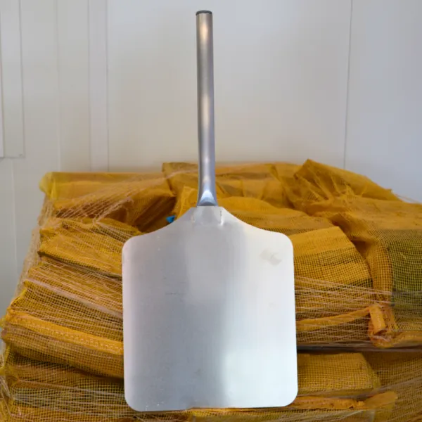 petite pelle en aluminium pour four à tarte flambée