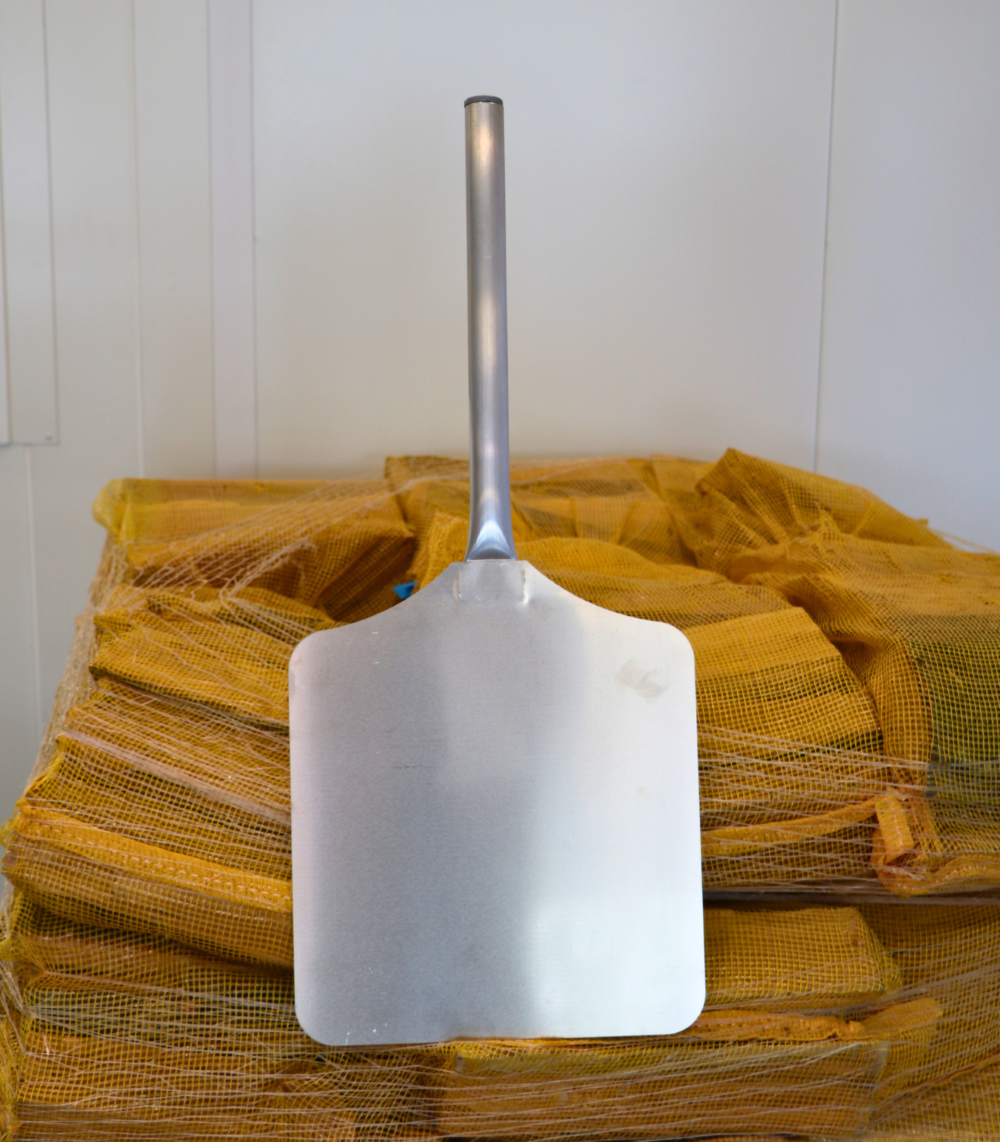 petite pelle en aluminium pour four à tarte flambée
