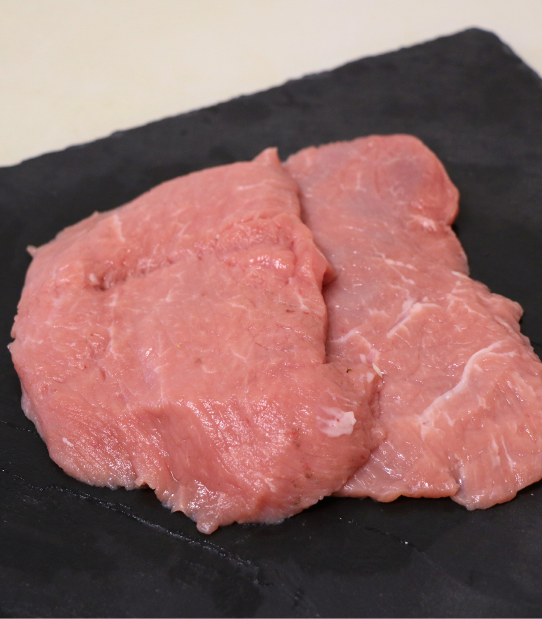 2 escalopes de veau sur ardoise