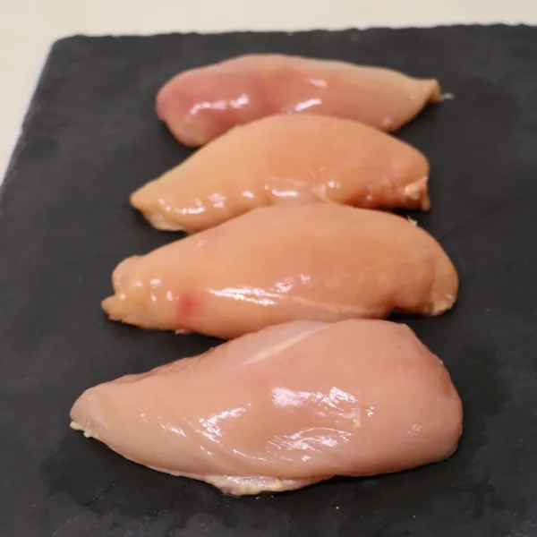 filet de poulet sur ardoise