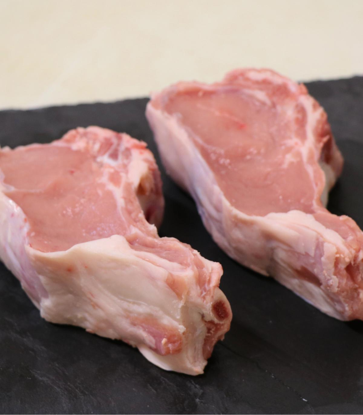 2 côtes de veau vues depuis l'os