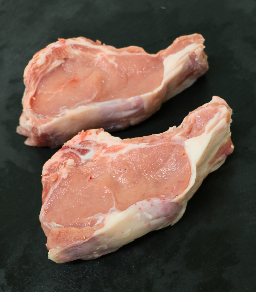 2 côtes de veau sur ardoise vue de dessus